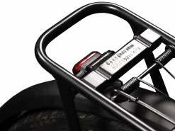 Lupine - Feu Arrière C14 G Pour Vélo électrique (montage Sur Porte-bagages Arrière) -Accessoires Vélo Soldes lupine feu arriere c14 g pour vae montage porte bagages arriere detail 2 3840x2160