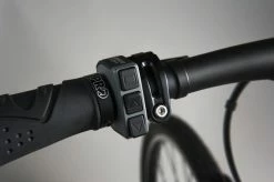 Shimano - Commande Déportée STePS SW-E6000 -Accessoires Vélo Soldes shimano commande deportee steps sw E6000 monte a gauche 3840x2160