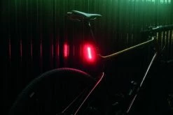 Supernova - Feu Arrière TL3 PRO Avec Feu Stop Et Signal De Freinage D'urgence -Accessoires Vélo Soldes supernova feu arriere tl3 pro 3 3840x2160