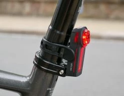 Trelock - Feu Arrière LS 740 I-GO Vector Signal -Accessoires Vélo Soldes trelock ls 740 i go vector signal 3 3840x2160 scaled