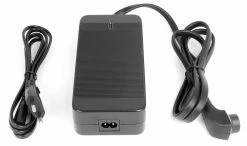 Yamaha EBike - Chargeur Pour Batterie Intube 630 Wh -Accessoires Vélo Soldes yamaha chargeur batterie 630 wh 2 3840x2160 scaled